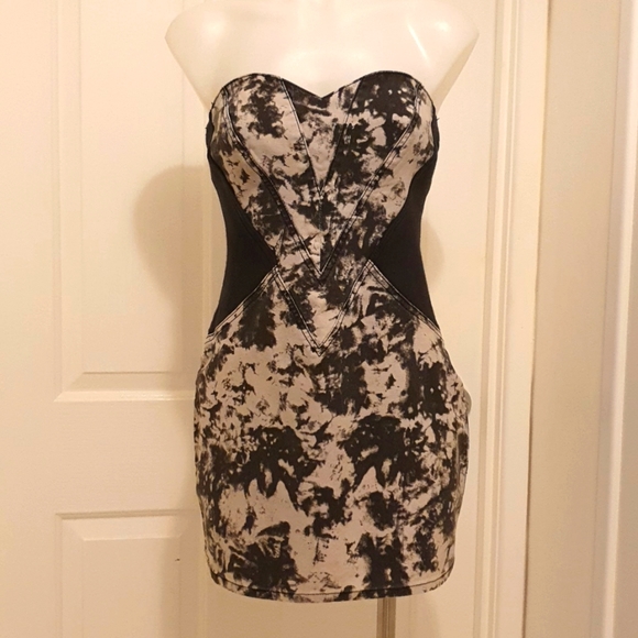 Bettina Liano Dresses & Skirts - Bettina Liano Stonewash Dress Size 12 Contrast Cotton and Elastine